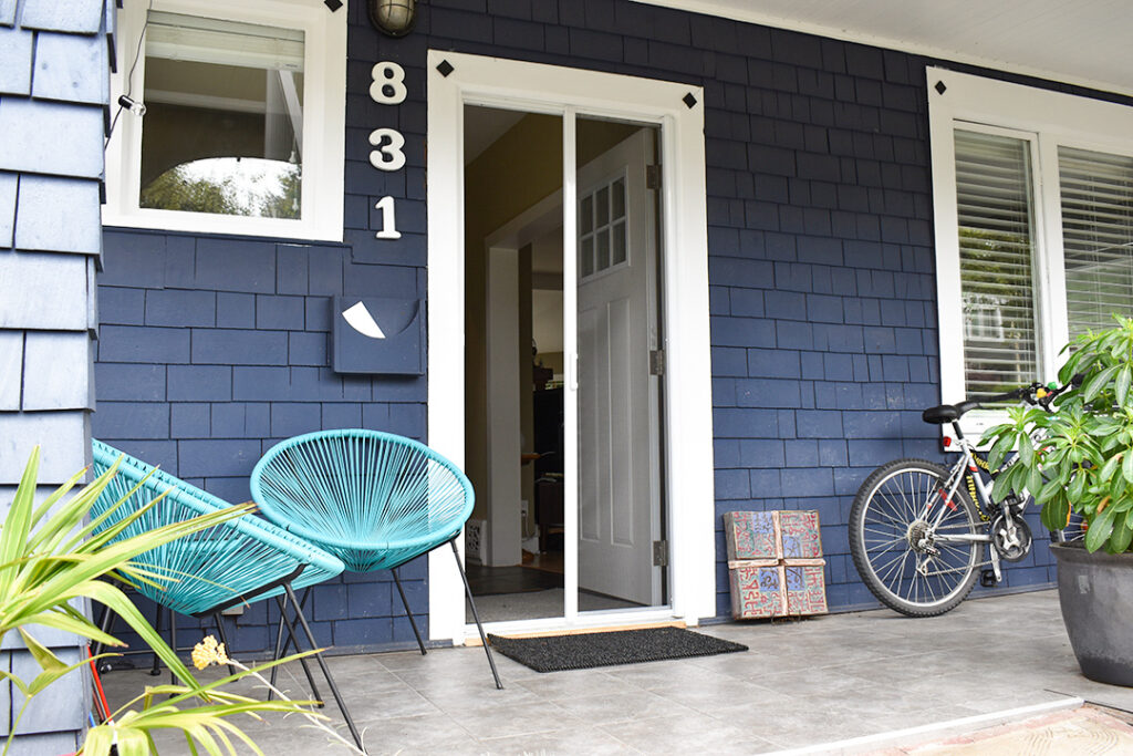Oakville single entry retractable hidden screen door